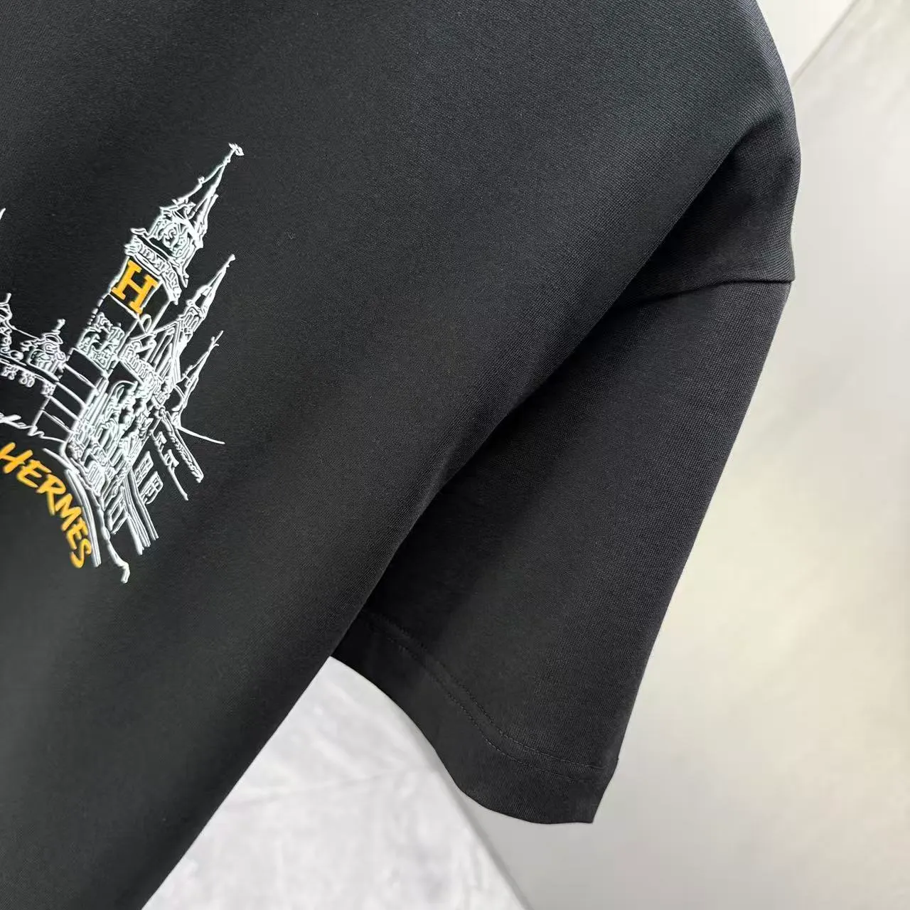 HERM* * 2026 New Arrival T logo ：Black White Yellow Bright Red Sizes：S M L XL XXL